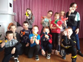 Весну встречаем жаворонков закликаем